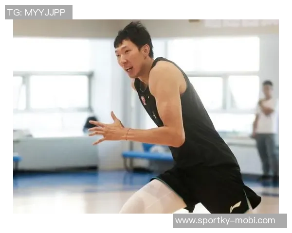 周琦成功恢复腰伤重返球队陈盈骏回京接受治疗备战新赛季 周琦成功恢复腰伤重返球队陈盈骏回京接受治疗备战新赛季