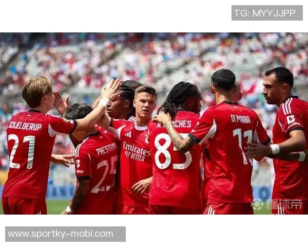 拜仁慕尼黑开季连胜13场追平历史纪录展现强大实力 拜仁慕尼黑开季连胜13场追平历史纪录展现强大实力