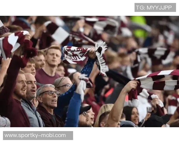 超百个球迷团体联名呼吁英超俱乐部未来两年冻结主场票价 超百个球迷团体联名呼吁英超俱乐部未来两年冻结主场票价